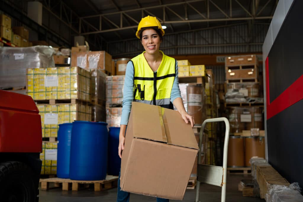 Worker Handling Manual Handling Training: Health and Safety | STC