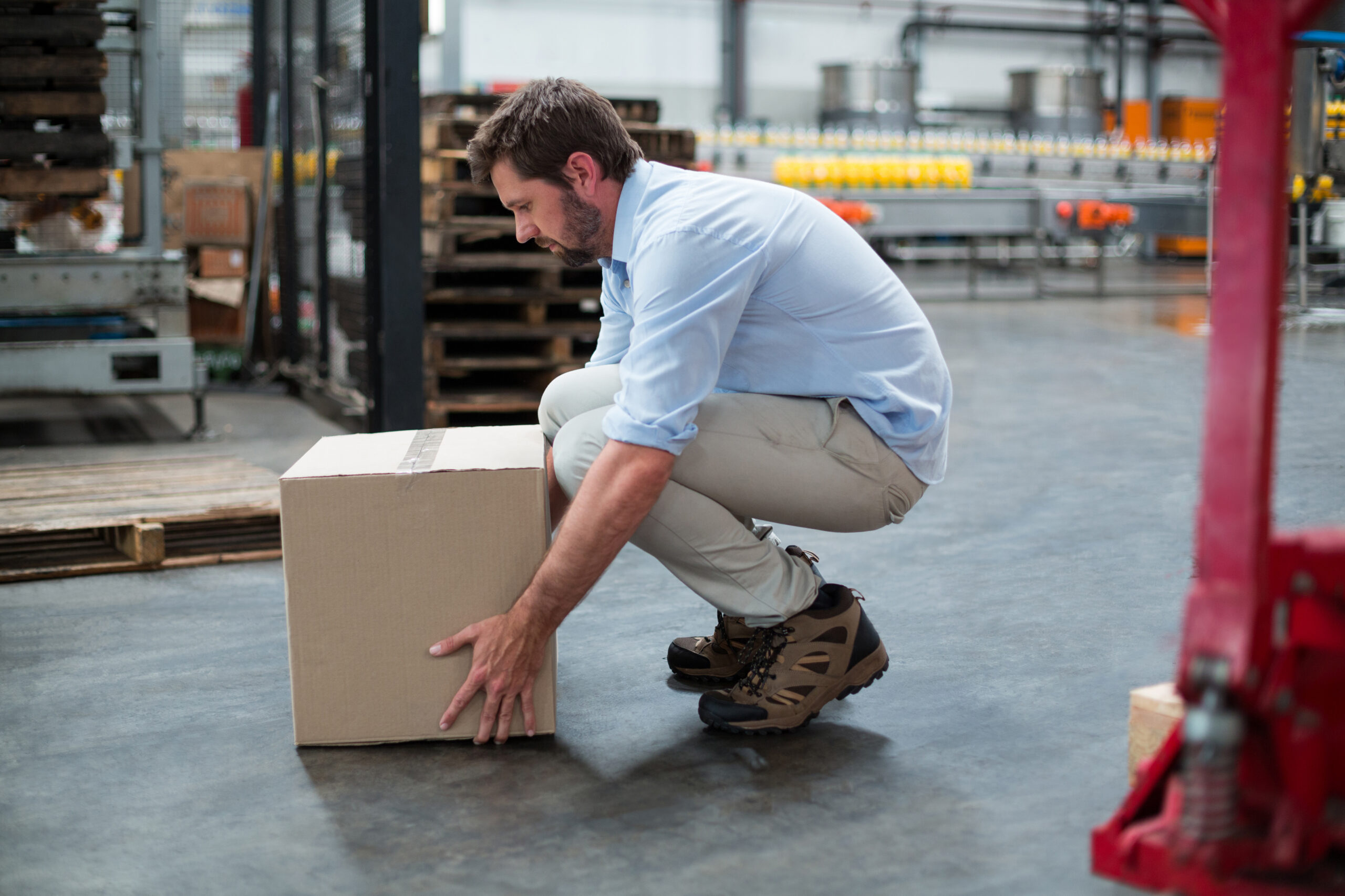 manual handling training for workplaces lifting warehouse