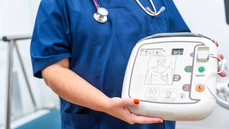 How to Use a Defibrillator in Australia